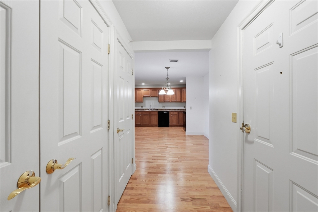 7 Crescent Way, Unit 302 Sturbridge, MA 01518 - Photo 11 of 24