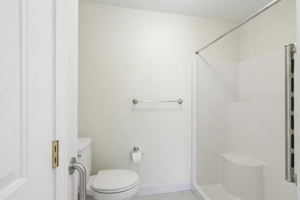 7 Crescent Way, Unit 302 Sturbridge, MA 01518 - Photo 14 of 24