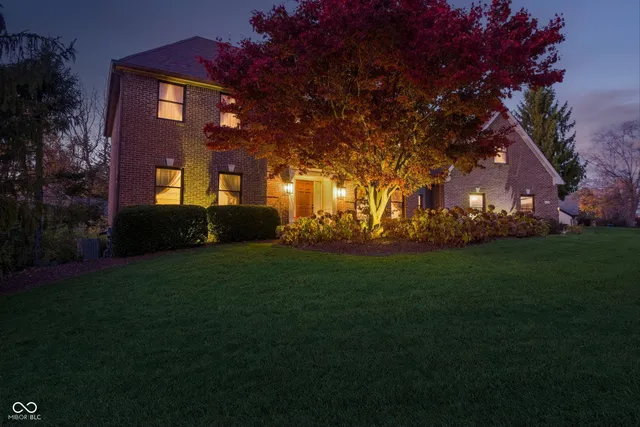 $724,900 | 8646 Sturgeon Bay Lane, Indianapolis, IN 46236