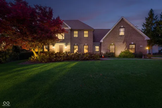 $724,900 | 8646 Sturgeon Bay Lane, Indianapolis, IN 46236