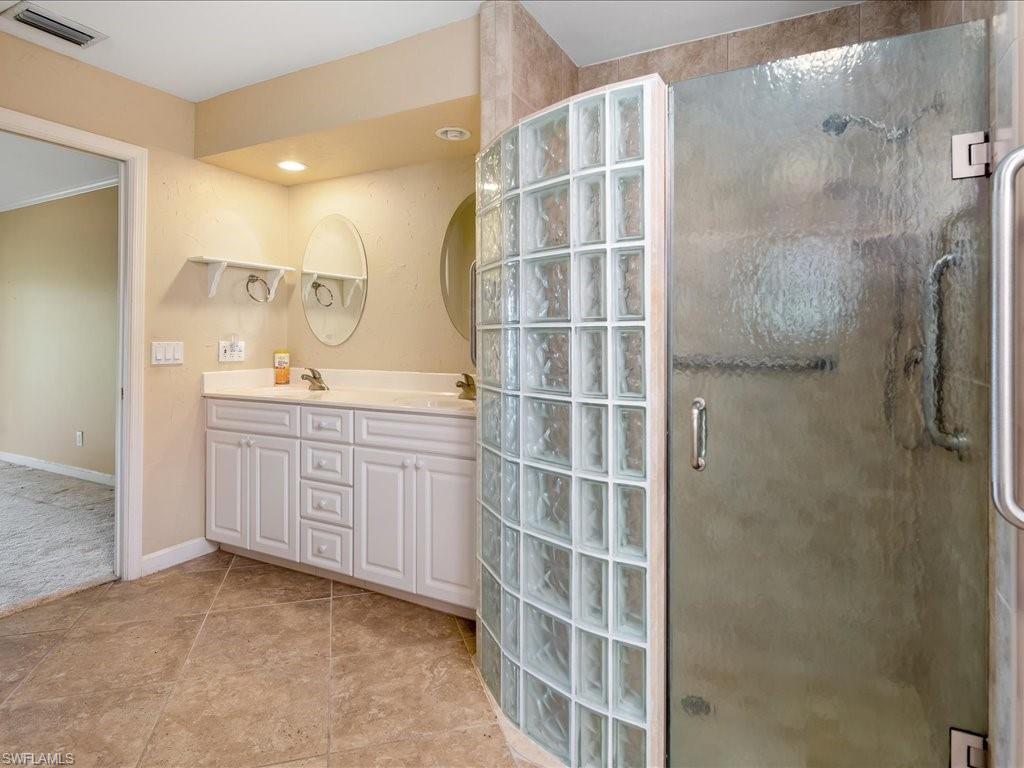 2334 Queens Way Naples, FL 34112 - Photo 13 of 25 Gallery Image 13