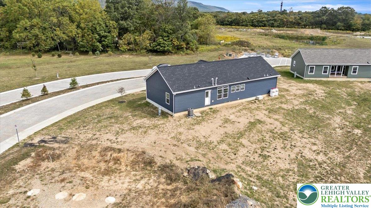 3983 Hastings Road Walnutport, PA 18088 - Photo 7 of 39