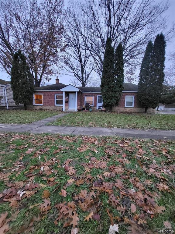 2239 Roslyn Road Harper Woods, MI 48236 - Photo 2 of 32