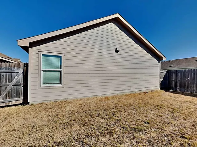 $1,660 | 5933 Antonio Place, Seguin, TX 78155