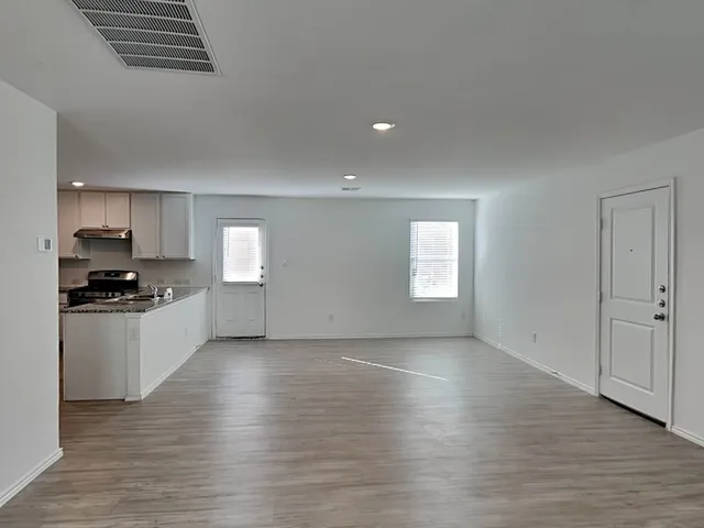 $1,660 | 5933 Antonio Place, Seguin, TX 78155