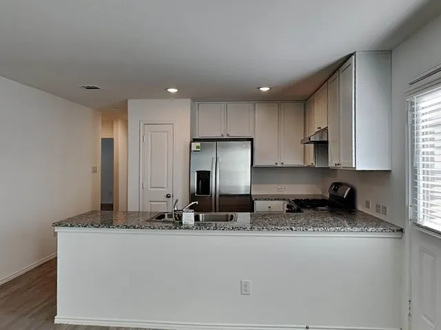 $1,660 | 5933 Antonio Place, Seguin, TX 78155