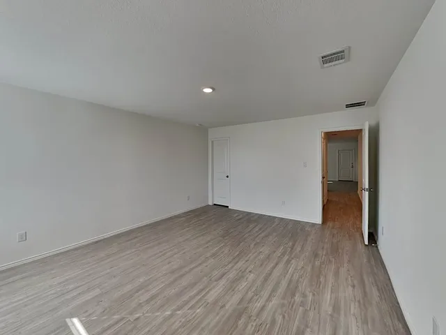 $1,660 | 5933 Antonio Place, Seguin, TX 78155