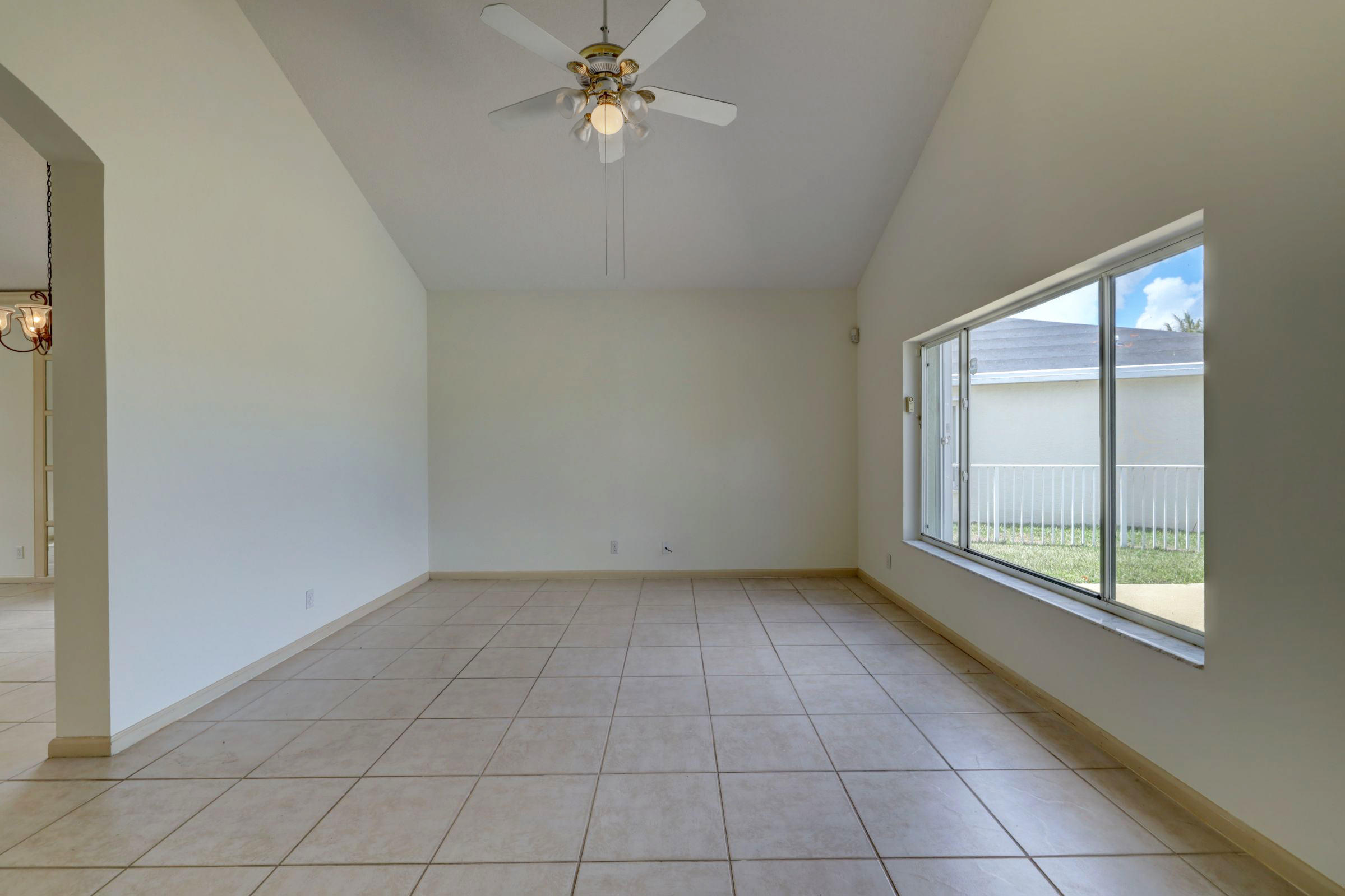 2581 Southeast Springtree Place Stuart, FL 34997 - Photo 5 of 39 05_3j0a6763_4_5_6_7