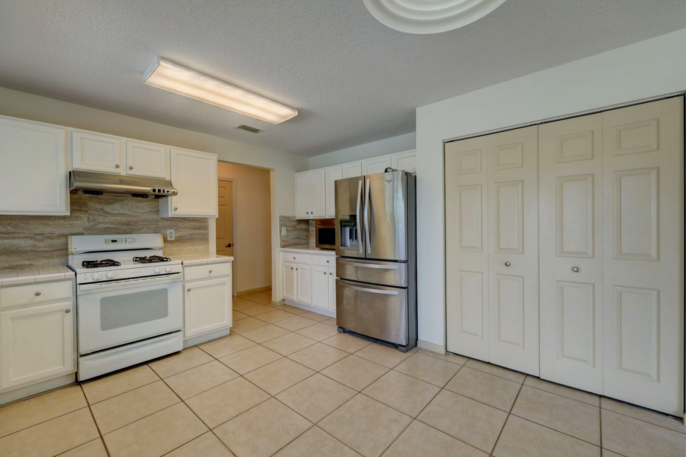 2581 Southeast Springtree Place Stuart, FL 34997 - Photo 10 of 39 10_3j0a6793_4_5_6_7