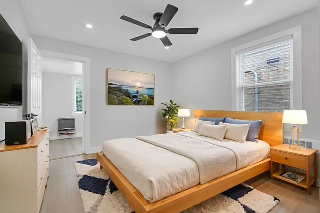 $2,500 | 2712 West Balmoral Avenue, Unit 2E, Chicago, IL 60625