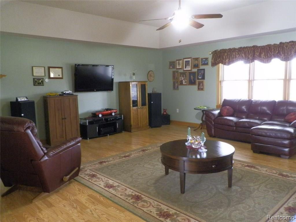 5124 Elms Road Flushing, MI 48433 - Photo 7 of 24 5124 N Elms.7