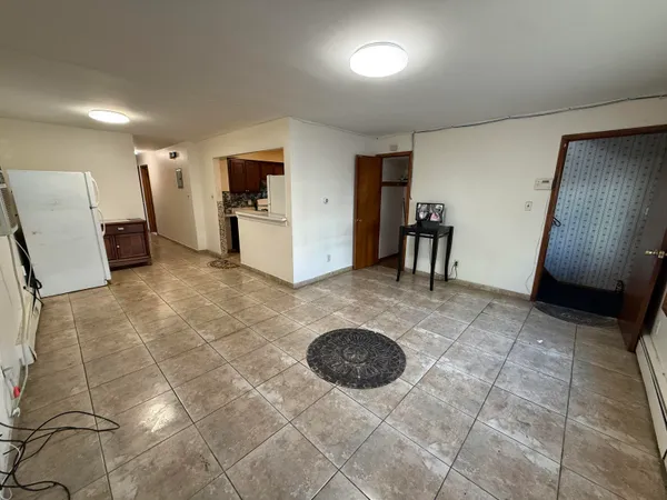 $3,100 | 36 West 9th Street, Unit 1, Bayonne, NJ 07002