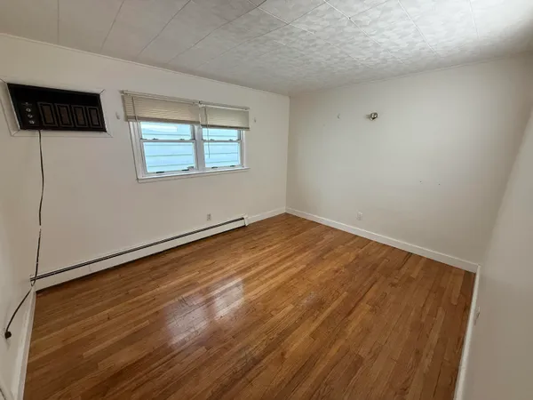 $3,100 | 36 West 9th Street, Unit 1, Bayonne, NJ 07002