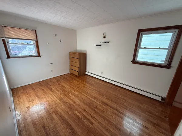 $3,100 | 36 West 9th Street, Unit 1, Bayonne, NJ 07002