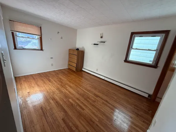 $3,100 | 36 West 9th Street, Unit 1, Bayonne, NJ 07002