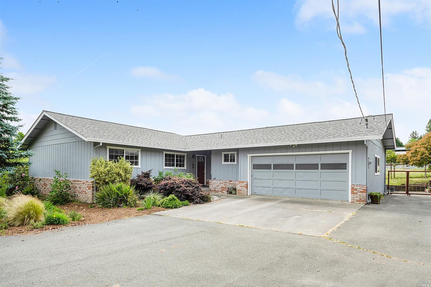 795 Edwards Lane, Sebastopol, CA 95472 Compass