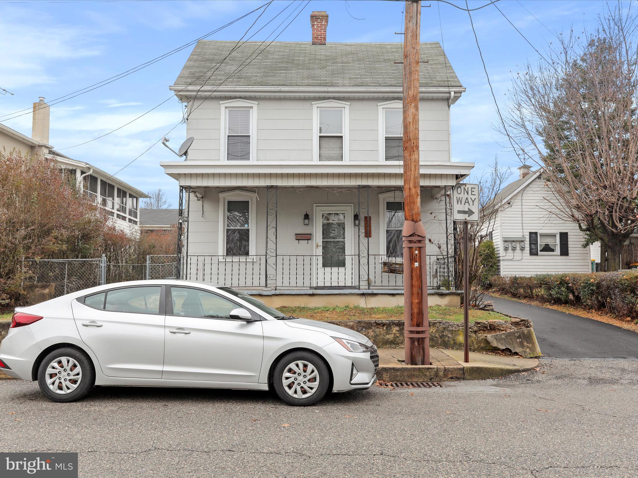 Home on Corner of Alley