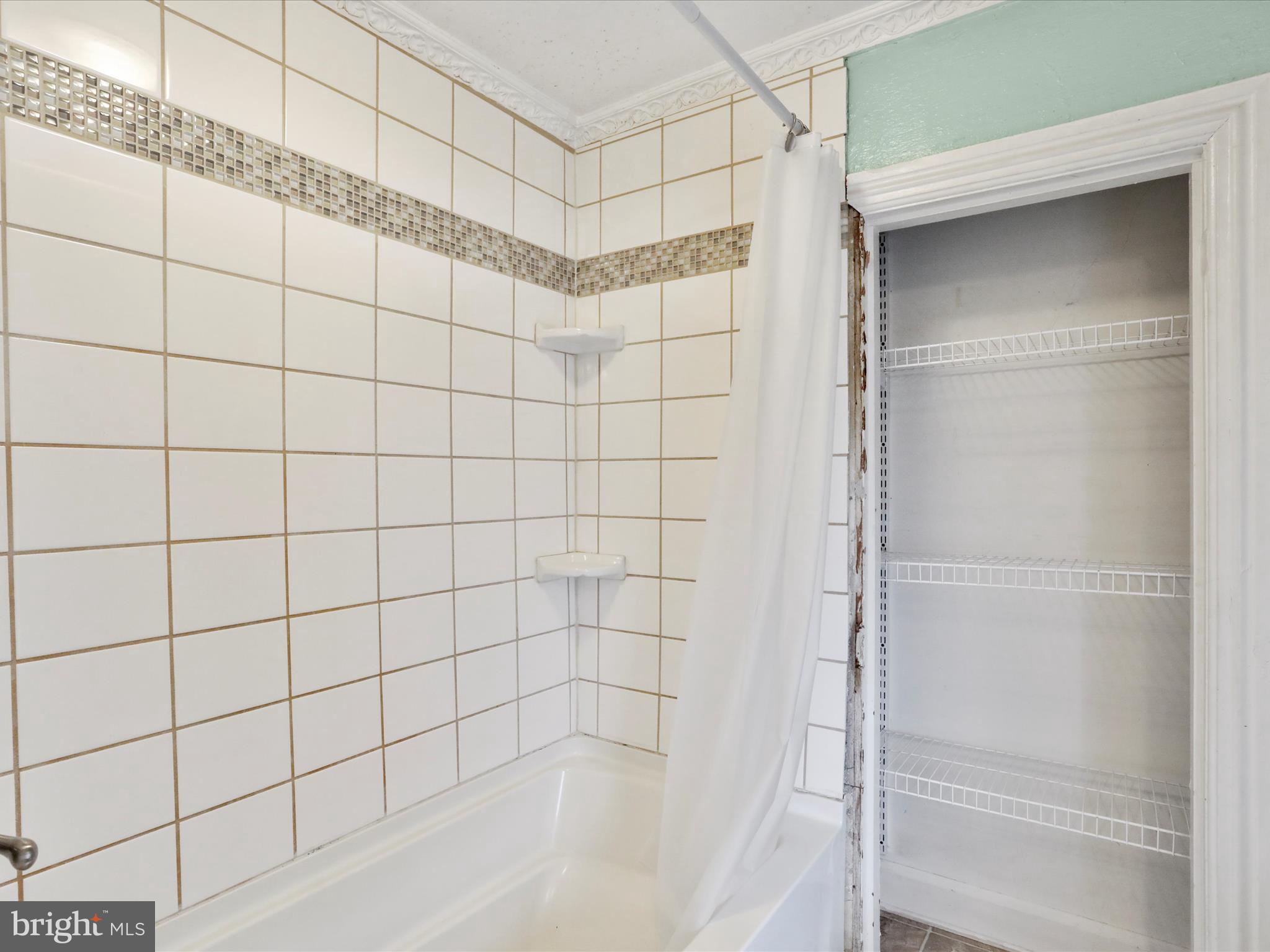 118 Ridge Avenue Waynesboro, PA 17268 - Photo 22 of 36 Full Bath