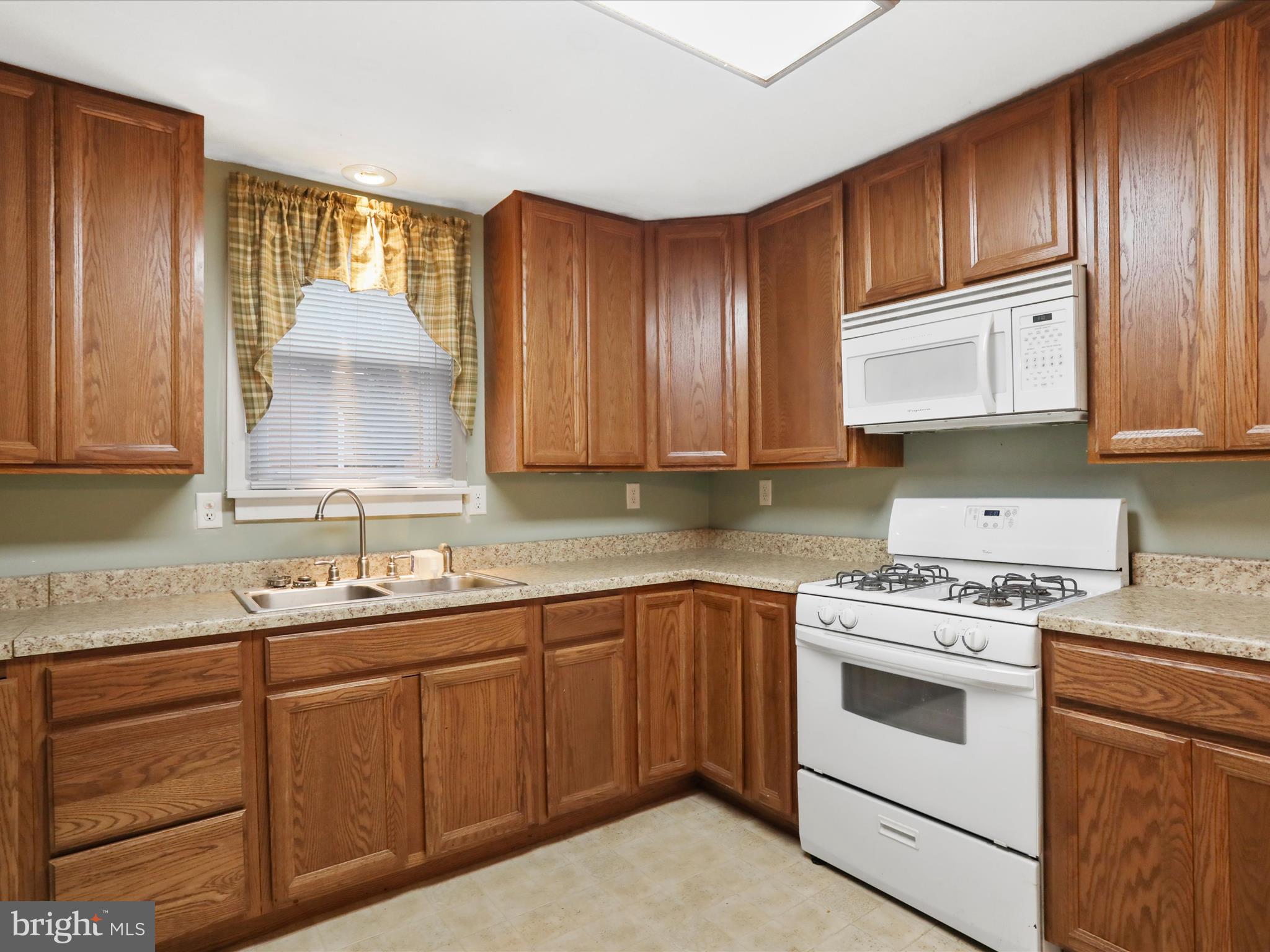 118 Ridge Avenue Waynesboro, PA 17268 - Photo 10 of 36 Kitchen