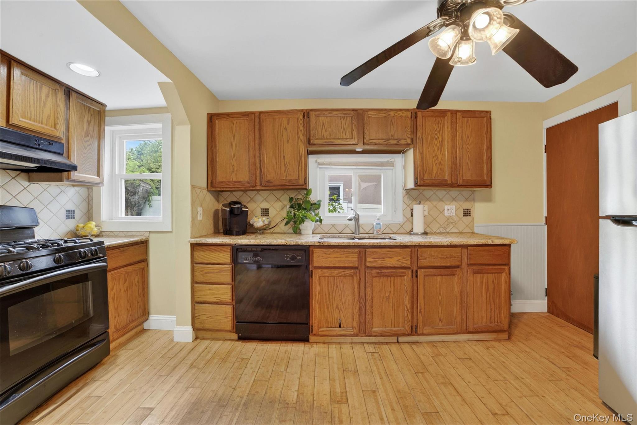 658 Ridge Street Peekskill, NY 10566 - Photo 19 of 44