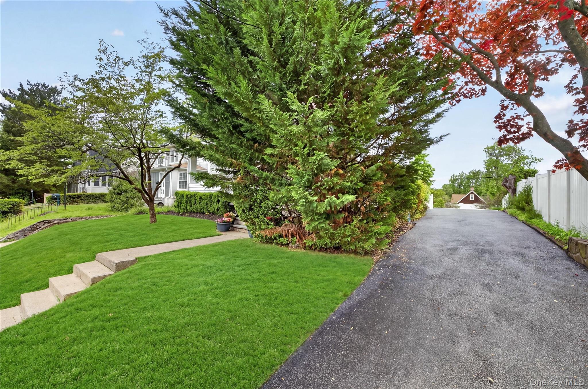 658 Ridge Street Peekskill, NY 10566 - Photo 4 of 44