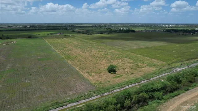a view of an outdoor space and a yard
