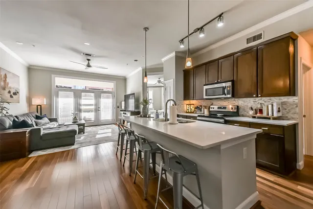 $235,000 | 300 St Joseph Parkway, Unit 103, Houston, TX 77002