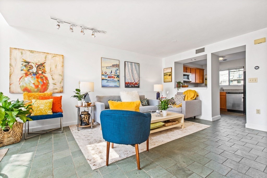 91 Governor Winthrop Road, Unit 91 Somerville, MA 02145 - Photo 2 of 22 Gallery Image 2