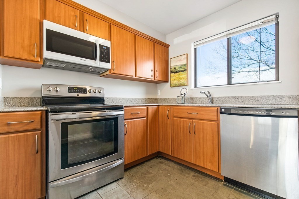 91 Governor Winthrop Road, Unit 91 Somerville, MA 02145 - Photo 7 of 22 Gallery Image 7