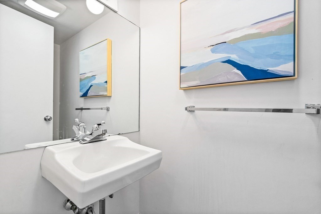 91 Governor Winthrop Road, Unit 91 Somerville, MA 02145 - Photo 8 of 22 Gallery Image 8