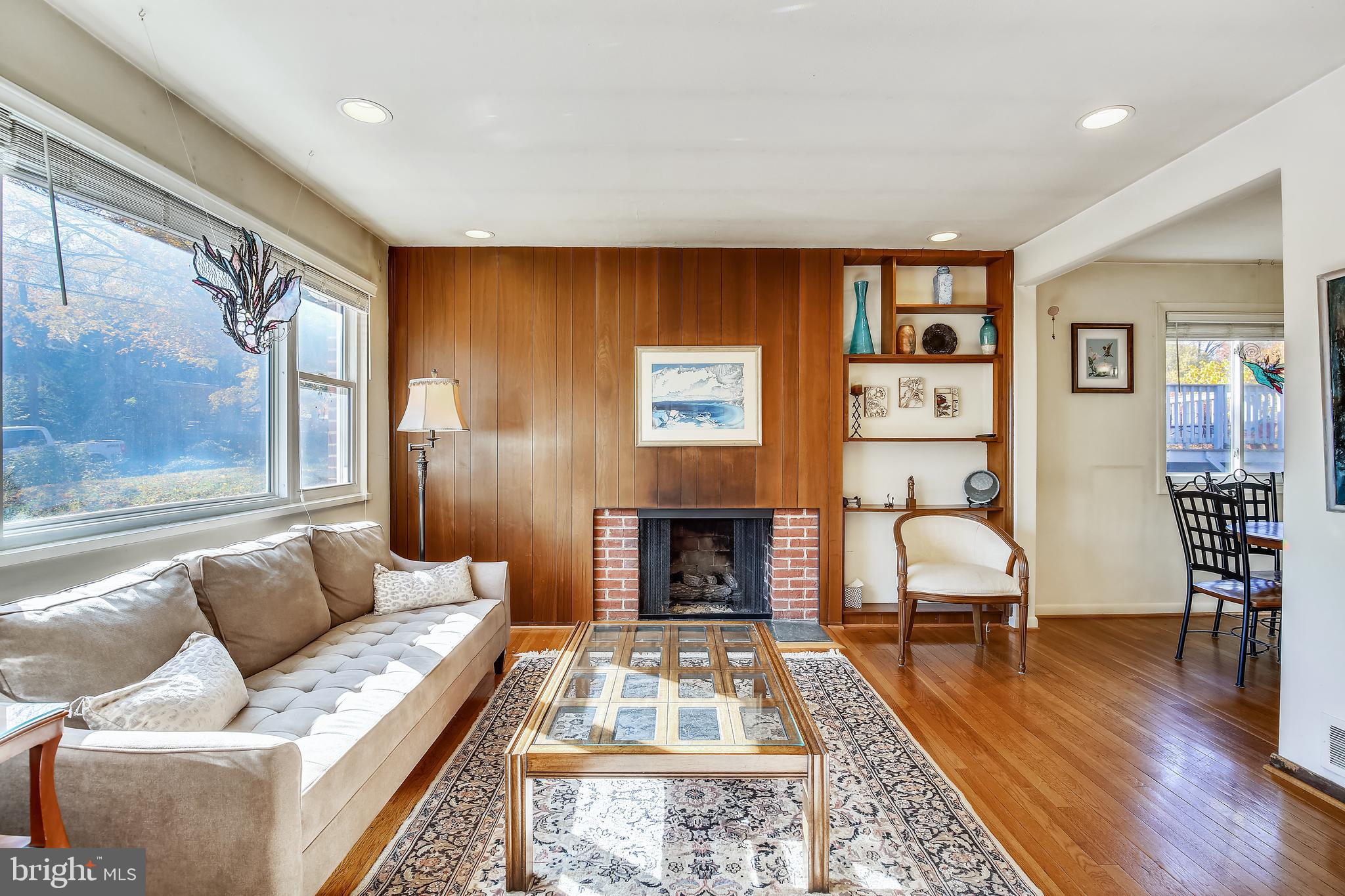 180 Fleetwood Terrace Silver Spring, MD 20910 - Photo 2 of 28 Family Room