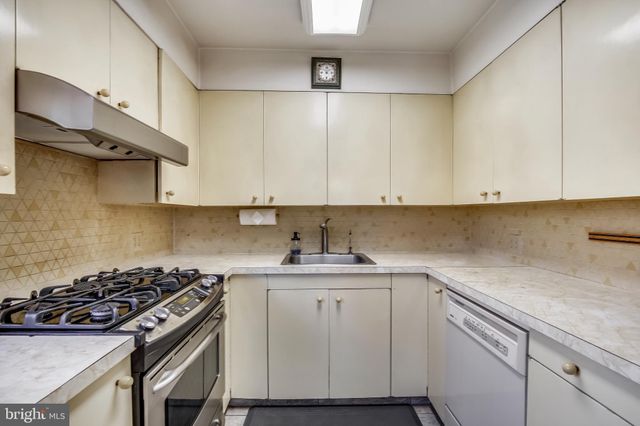 $609,828 | 180 Fleetwood Terrace, Silver Spring, MD 20910