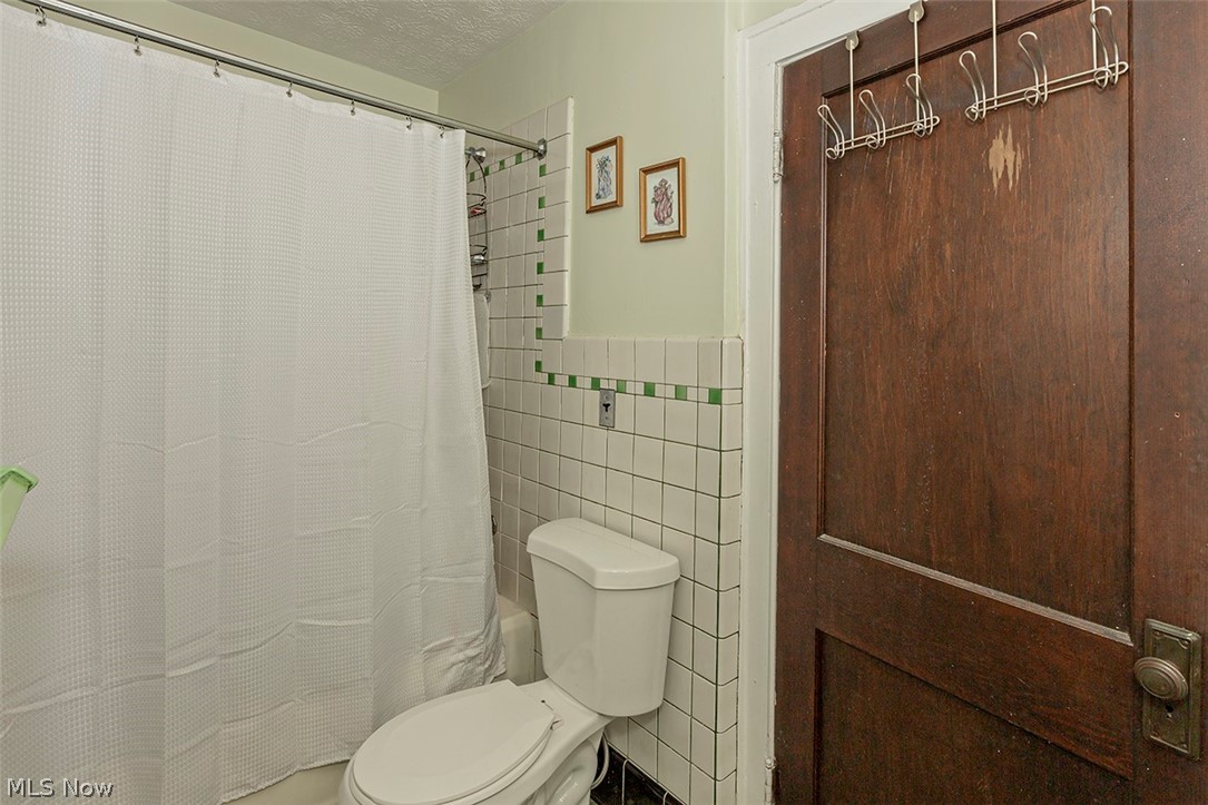3361 Cedarbrook Road Cleveland, OH 44118 - Photo 18 of 32