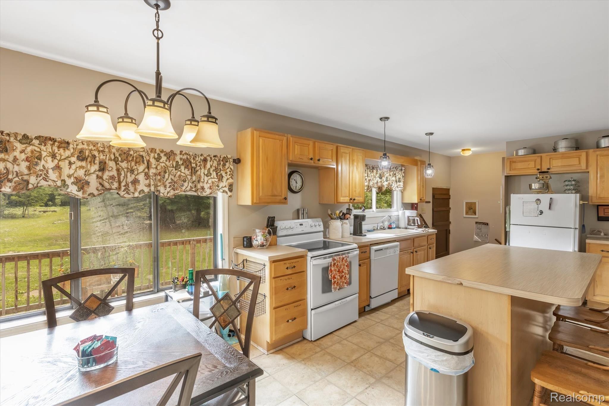 4267 Oak Road Vassar, MI 48768 - Photo 10 of 33 10-4267-Oak-Rd-Windowstill-Real-Estate-Photography-10.jpg