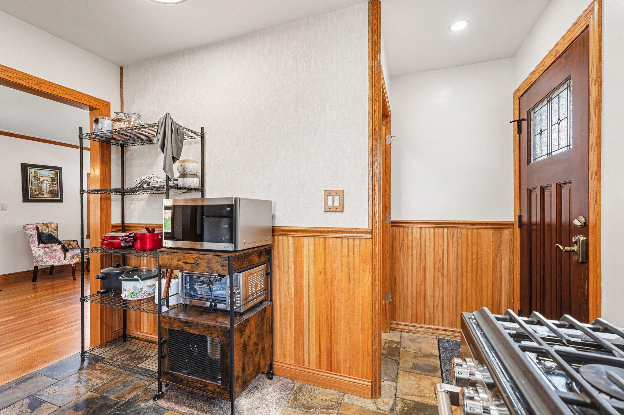 739 Old Gate Road Northwest Grand Rapids, MI 49504 - Photo 13 of 34 014_file_7267