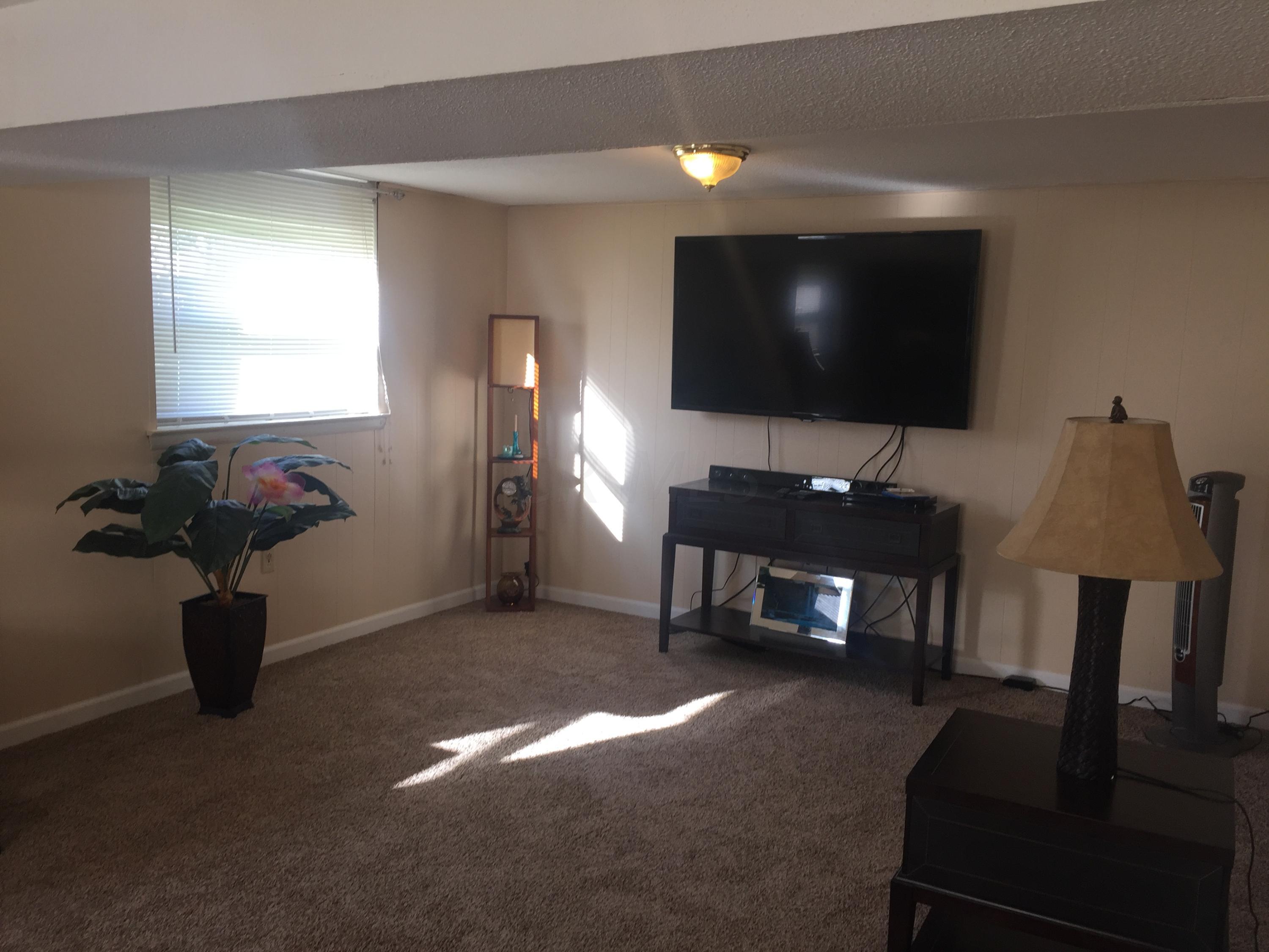 2559 Ilene Road Columbus, OH 43232 - Photo 5 of 9 Gallery Image 5