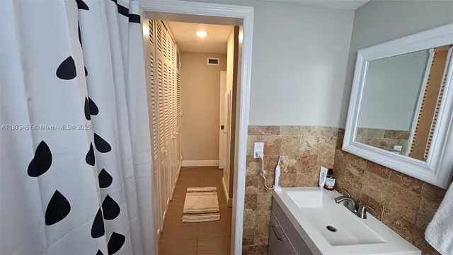 $319,900 | 1631 Northeast 114th Street, Unit 109, Miami, FL 33181