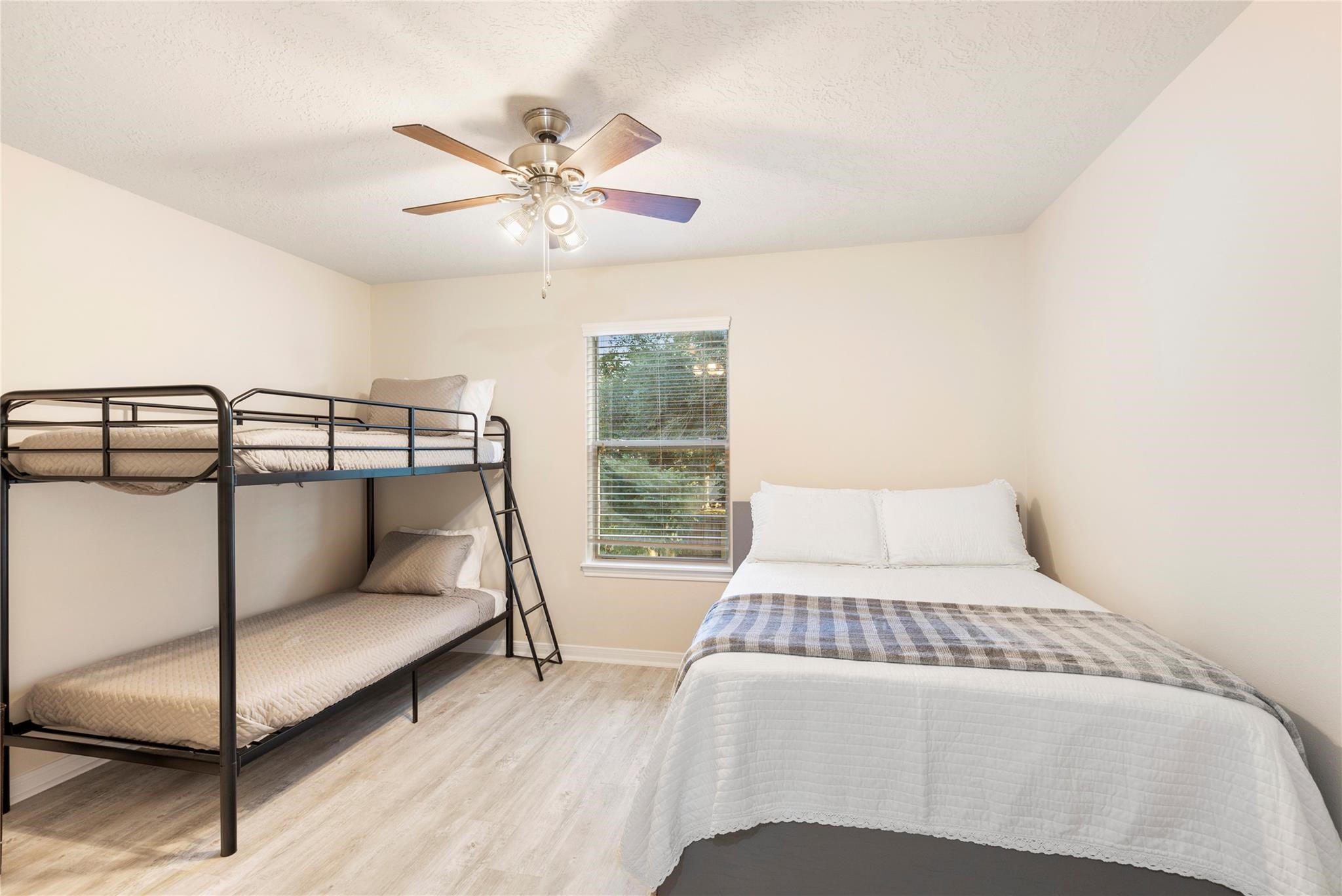 207 Foster Street Tomball, TX 77375 - Photo 12 of 15