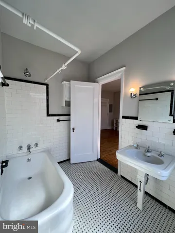 $1,150 | 1305 North Broom Street, Unit 413, Wilmington, DE 19806