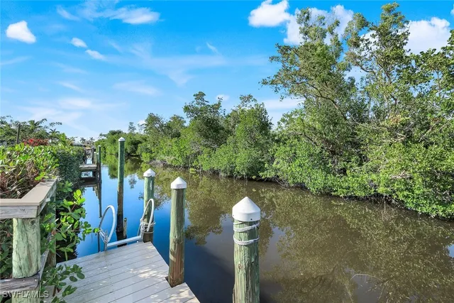 $250,000 | 5271 Blue Crab Circle, Unit 5, Bokeelia, FL 33922