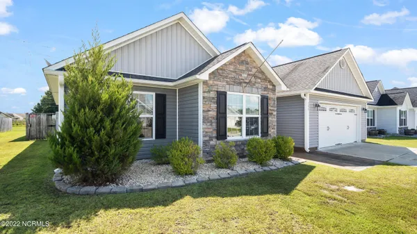 $1,800 | 137 Cavalier Drive, Jacksonville, NC 28546