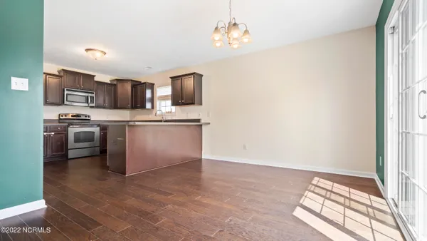 $1,800 | 137 Cavalier Drive, Jacksonville, NC 28546