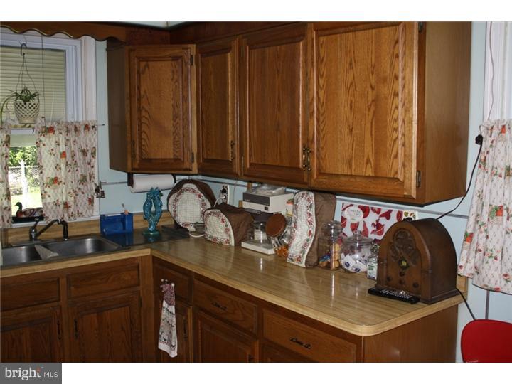 1018 Edann Road Oreland, PA 19075 - Photo 15 of 19 Kitchen