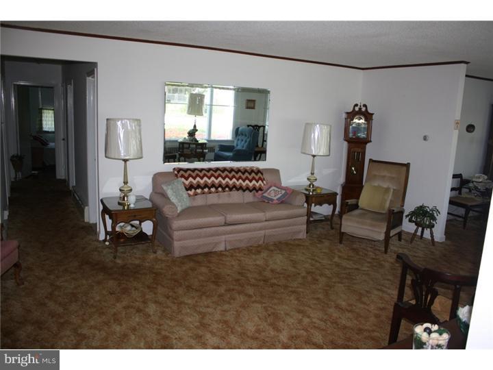 1018 Edann Road Oreland, PA 19075 - Photo 17 of 19 Living Room