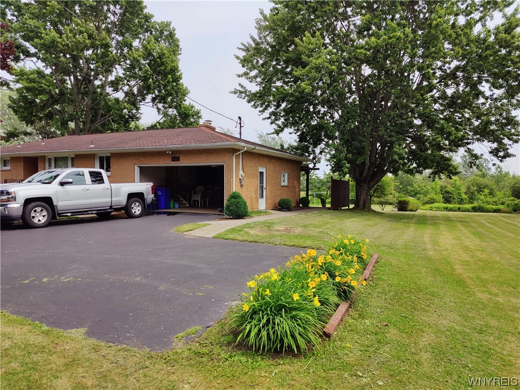4278 Beach Ridge Road Pendleton, NY 14120 - Photo 1 of 1