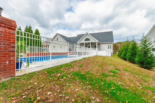 $600,000 | 232 East Tennant Circle, Chickamauga, GA 30707