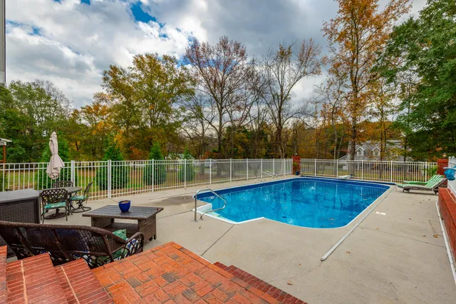 $600,000 | 232 East Tennant Circle, Chickamauga, GA 30707