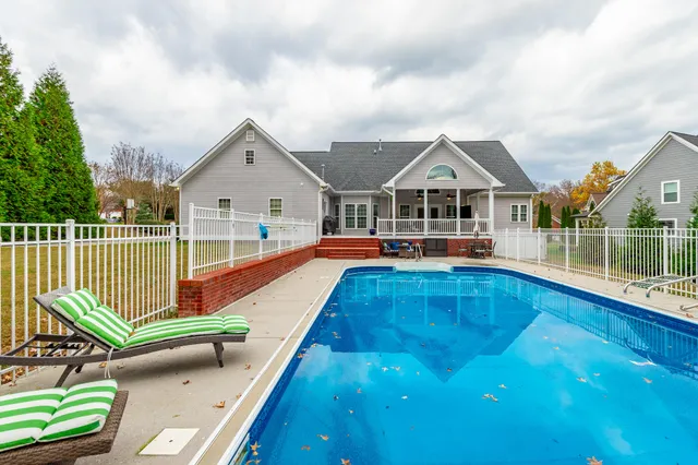 $600,000 | 232 East Tennant Circle, Chickamauga, GA 30707