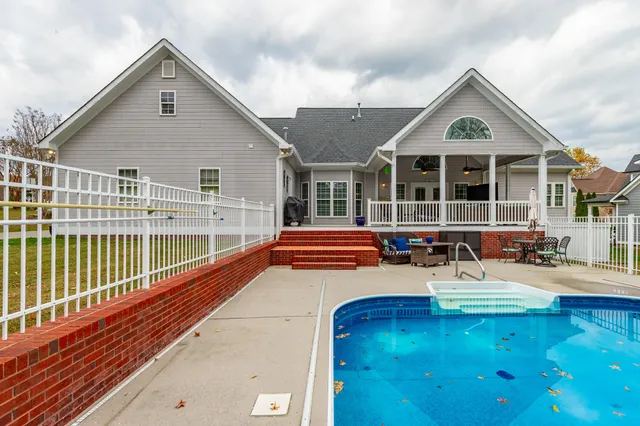 $600,000 | 232 East Tennant Circle, Chickamauga, GA 30707