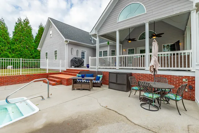 $600,000 | 232 East Tennant Circle, Chickamauga, GA 30707